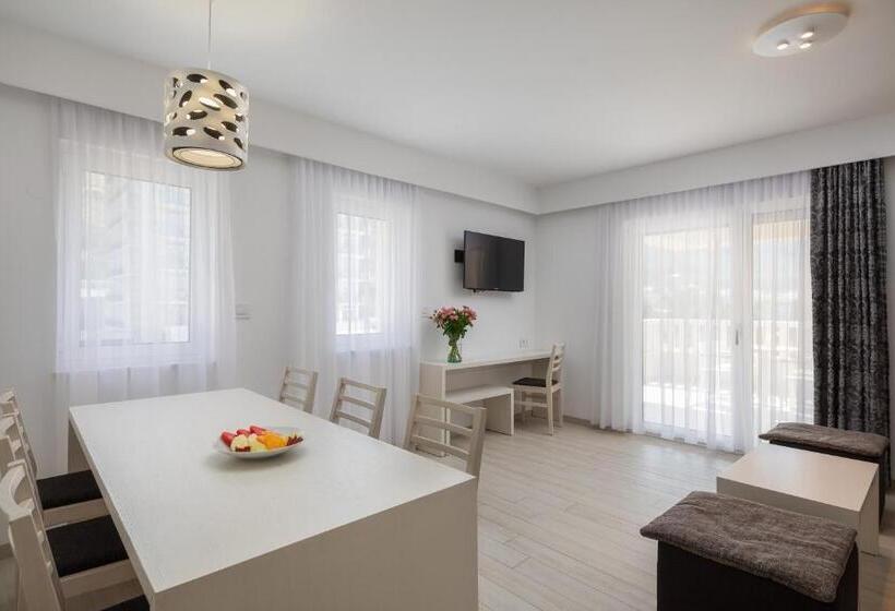 شقة غرفتين نوم إطلالة جانبية على البحر, Tamaris