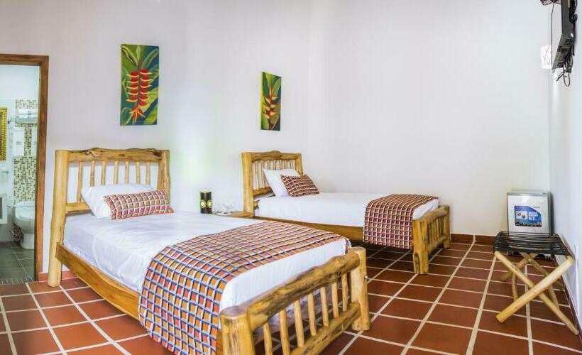 اتاق استاندارد سه نفره, Brisas La Gaviota Mariquit Tolima