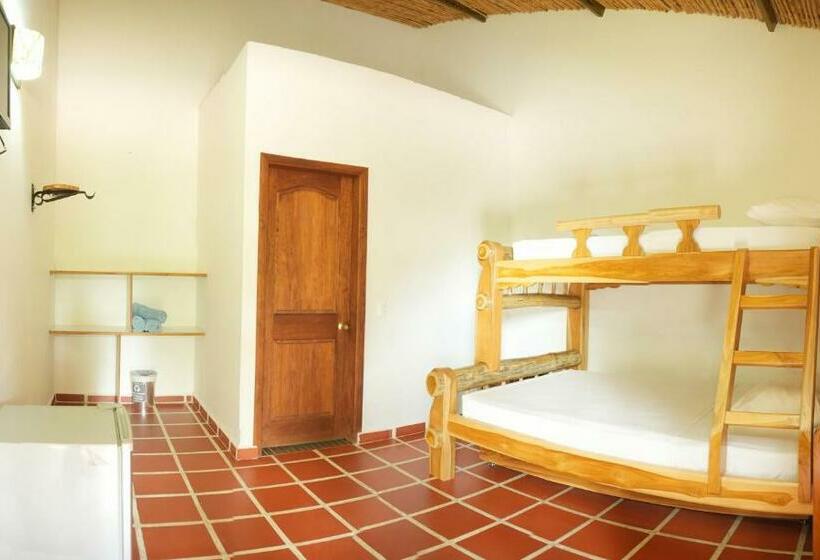 اتاق استاندارد سه نفره, Brisas La Gaviota Mariquit Tolima