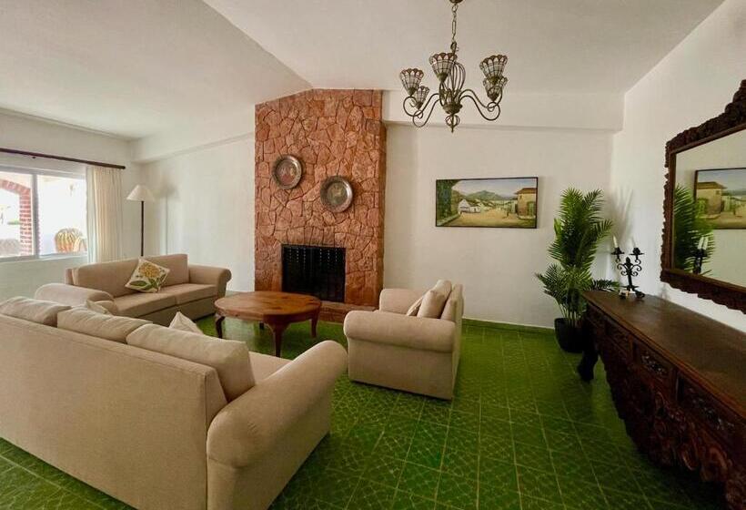 ツーベッドルーム　ヴィラ, Rancho Las Cruces