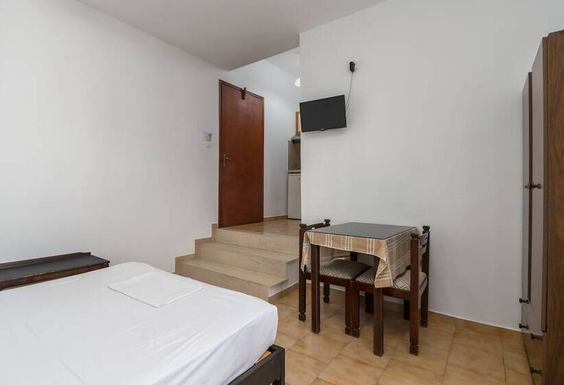 Standart Stüdyo, Tilemachos Rooms & Studios