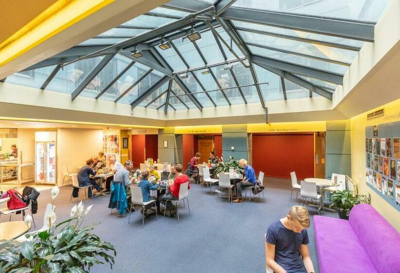 Номер Стандарт, Haka House Wellington