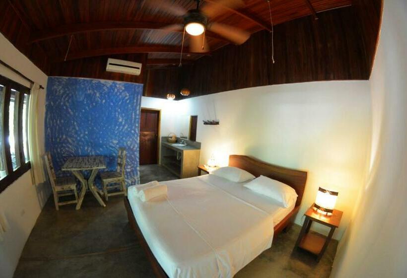Номер Deluxe, Indigo Yoga Surf Resort
