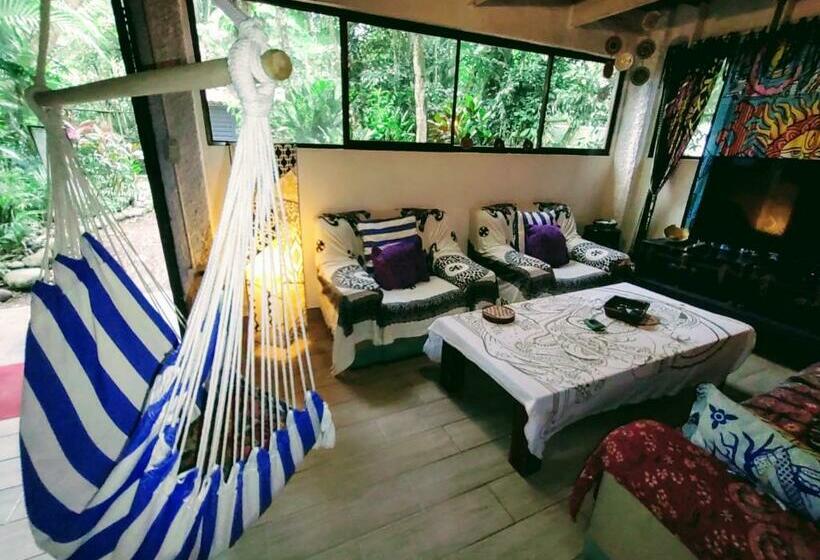 Quarto Standard Casa de Banho Partilhada, Casajungla Hostel