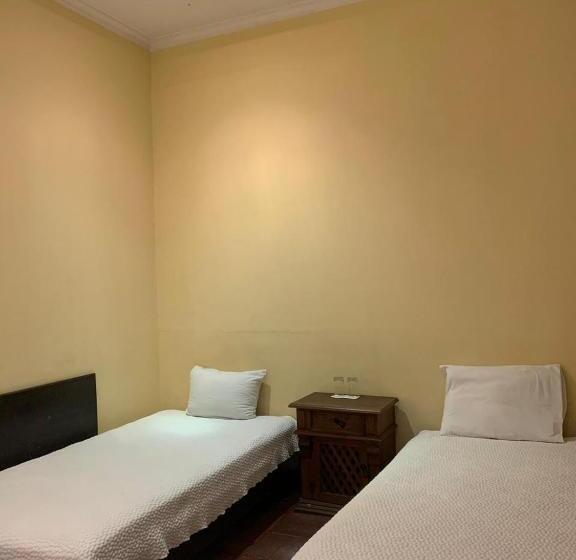 غرفة عائلية, 1915 Inn & Suites