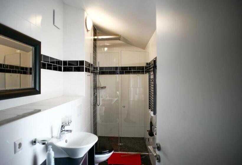 Quarto Estandar, Alpenliebe Design
