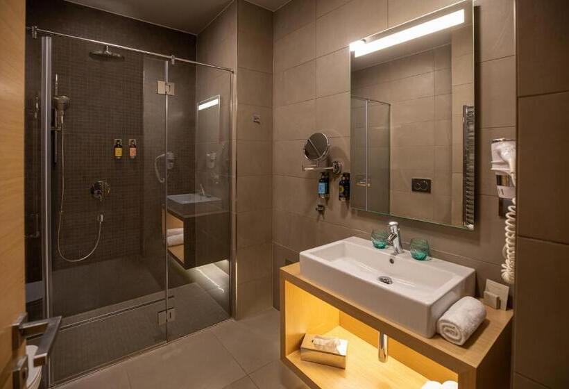 غرفة سوبيريور عائلية, Avalon Resort & Spa