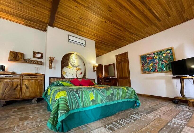 디럭스 스위트, Lost Iguana Resort And Spa