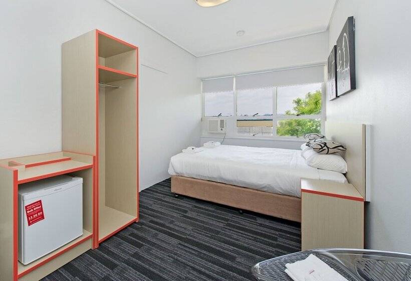 חדר מוזל מקלחת משותפת, Prince Of Wales