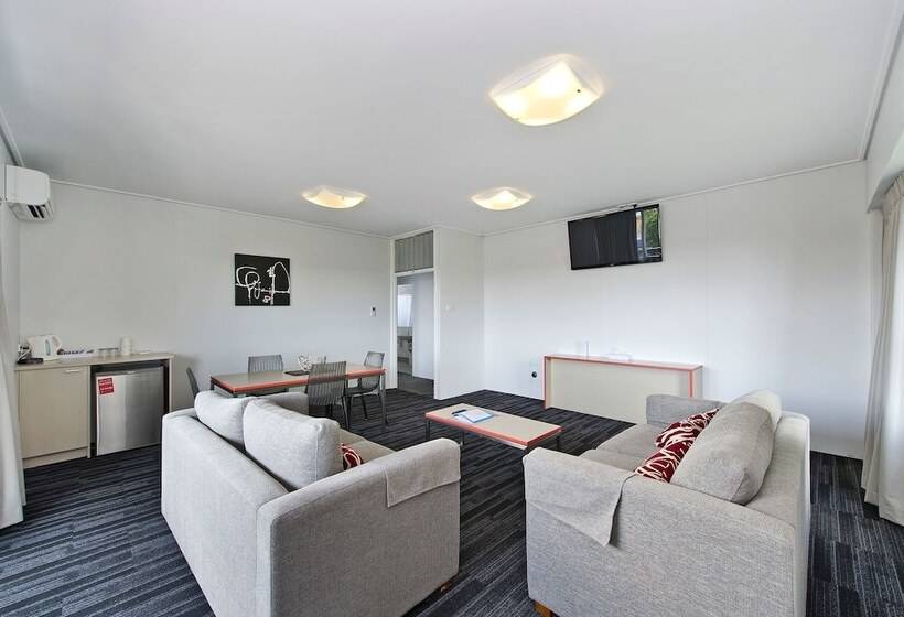 Apartamento 2 Dormitórios, Prince Of Wales