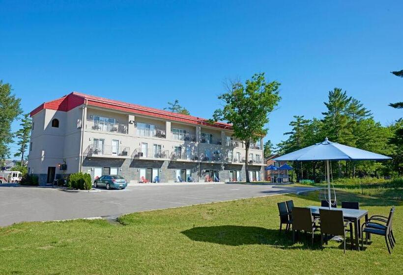Номер Deluxe с Балконом, Wasaga Riverdocks Hotel Suites