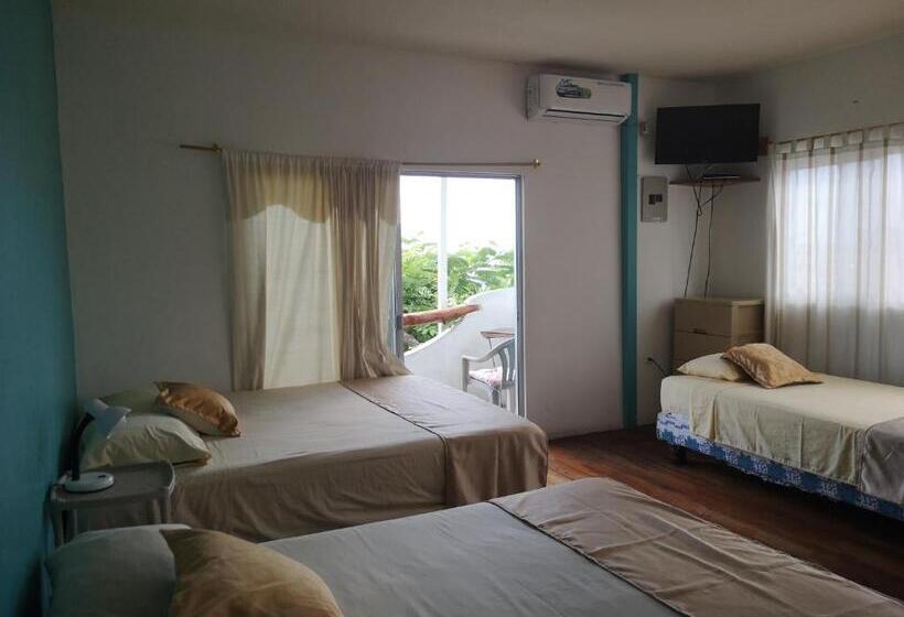 Quarto Triplo Estandar com Sacada, Cabañas Don Jorge