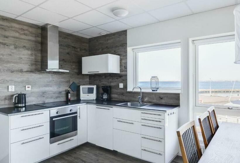 דירת שני חדרים, L Hamnen