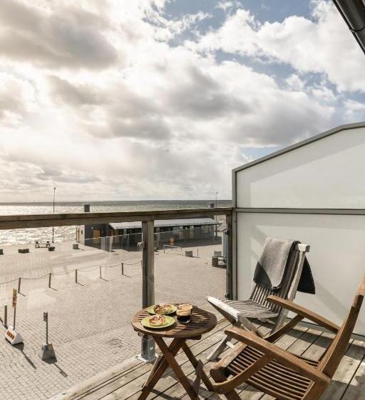 חדר סופריור לארבעה, L Hamnen