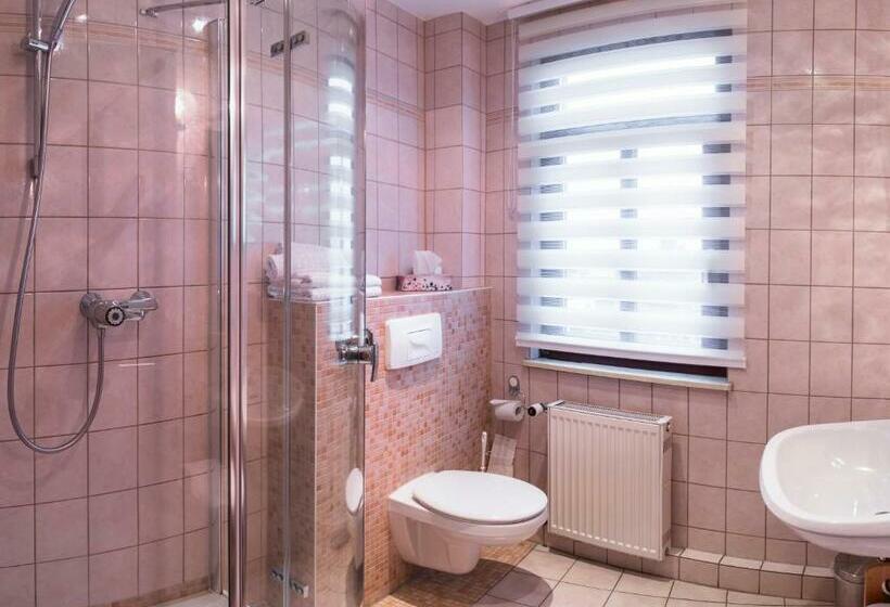 标准三人间, -pension Treppengasse Nr 6
