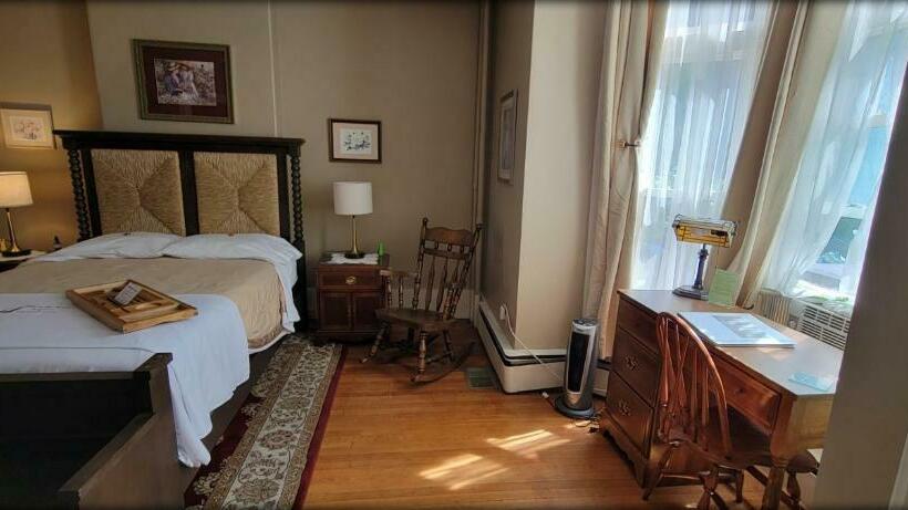 Люкс, Inn At The Agora