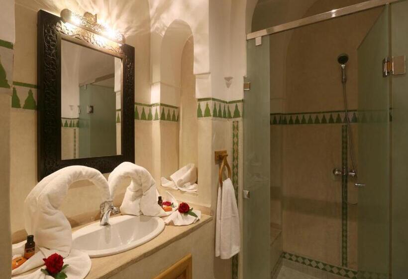 Habitación Triple Deluxe, Riad Zaki