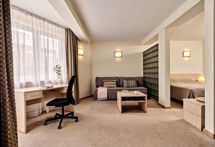 デラックススタジオ, Apartamenty Media Park