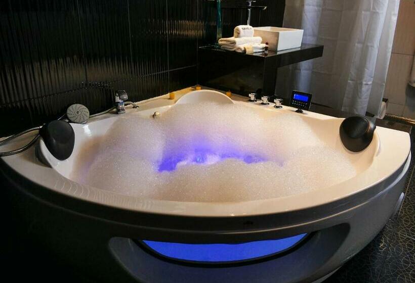 جناح ديلوكس, Blub Hotel Spa