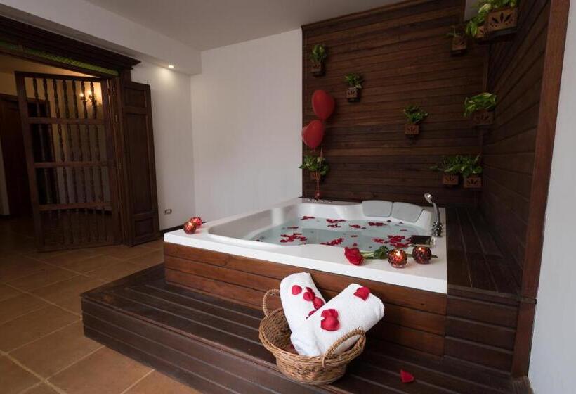 Люкс с гидромассажем, Nueva Granada Hotel Colonial  Centro Histórico