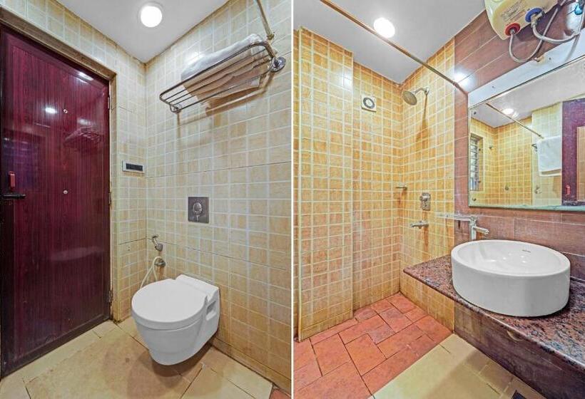 اتاق لوکس سه تخته, Super Townhouse Anna Salai