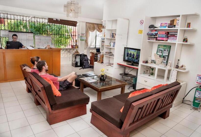 Номер Стандарт Совместная Ванная, Macondo Hostel