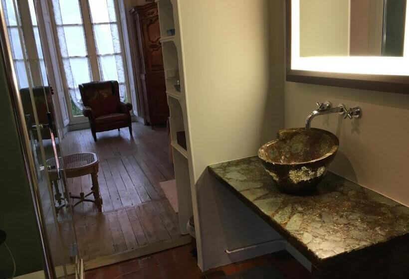 اتاق راحتی, Demeure Des Vieux Bains