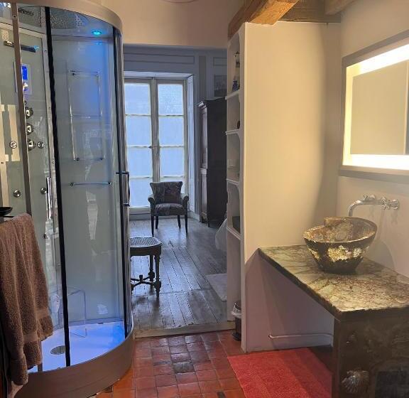 اتاق راحتی, Demeure Des Vieux Bains