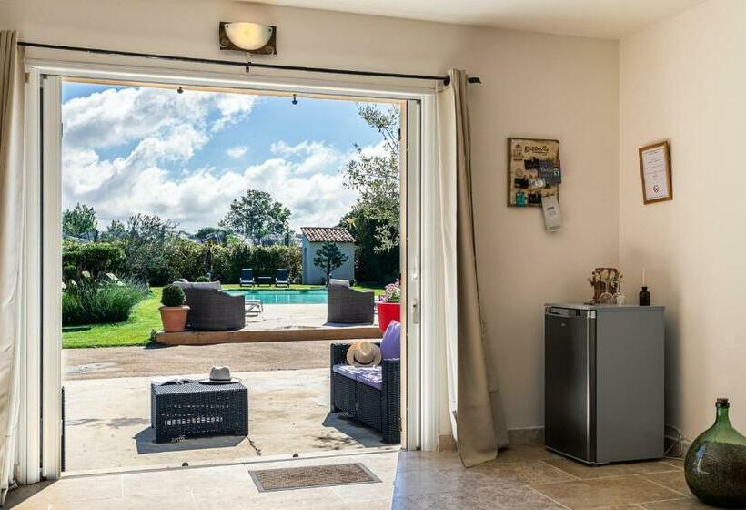 מיטת קינג בסוויטה, Mas Saint Julien