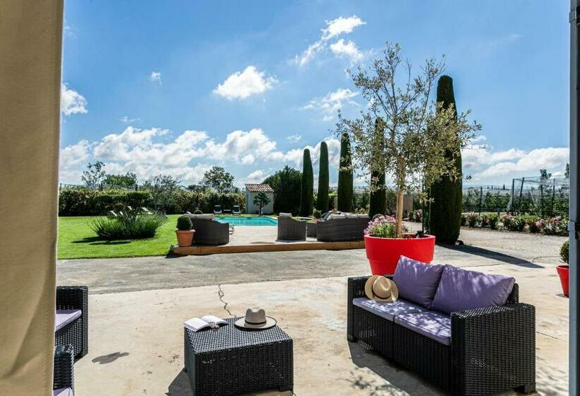 מיטת קינג בסוויטה, Mas Saint Julien