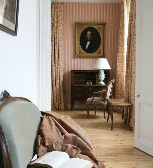 غرفة قياسية ثلاثية, Bruce Castle