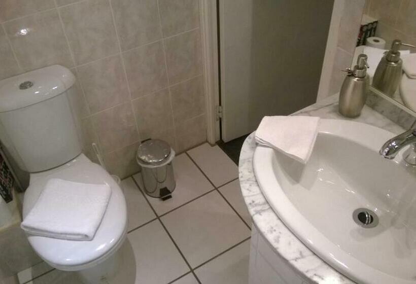 Номер Стандарт Трехместный, Chambres D Hotes Les Chiens Verts, Jardin, Terrasse, Parking Privé