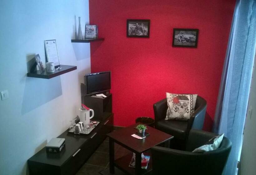 Номер Стандарт, Chambres D Hotes Les Chiens Verts, Jardin, Terrasse, Parking Privé