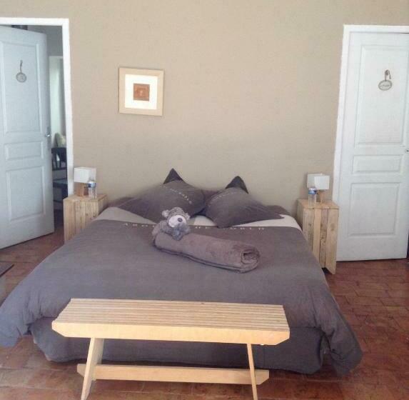 חדר קומפורט, La Demeure