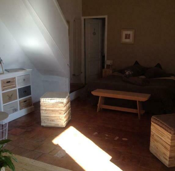 חדר קומפורט, La Demeure