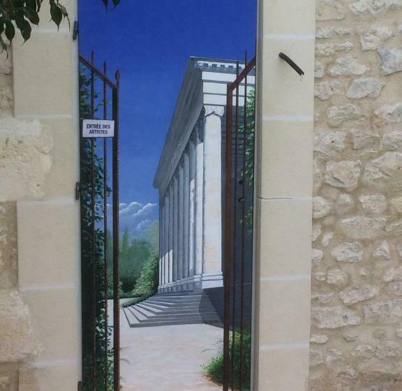 سوییت, Maison Du Théâtre Saint Bonnet