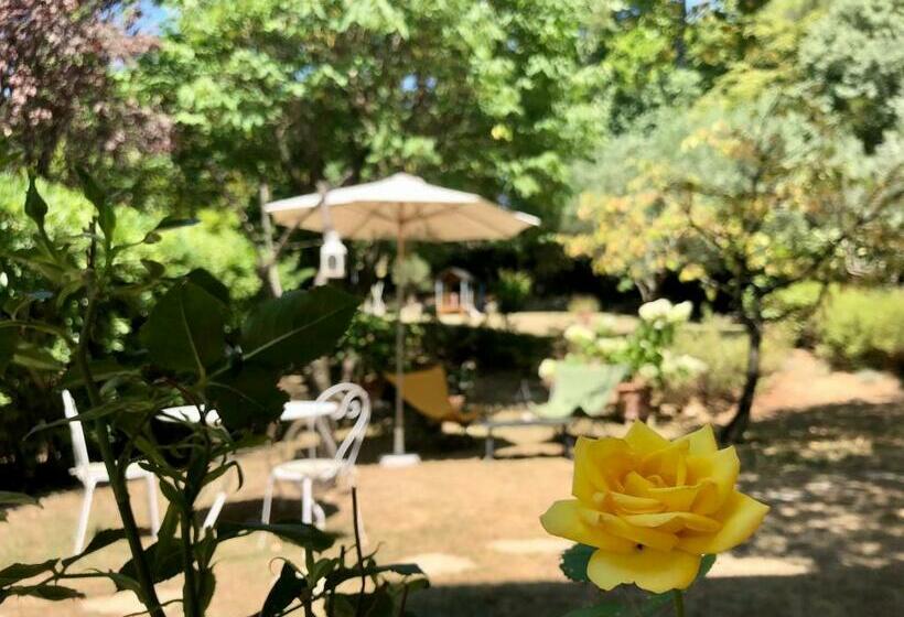 اتاق لوکس با بالکن, B&b Villa Roumanille