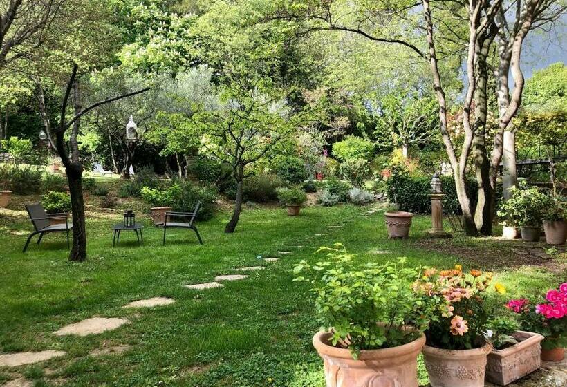 اتاق لوکس, B&b Villa Roumanille