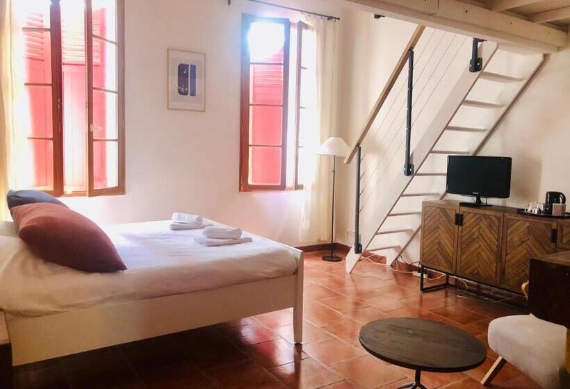 اتاق لوکس, B&b Villa Roumanille