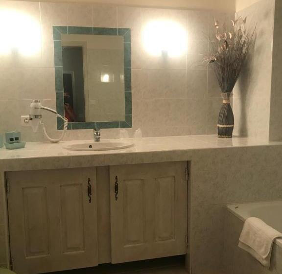 جناح جونيور مطل على الجبل, Domaine De Majastre