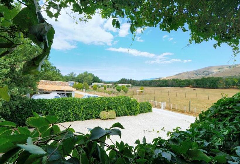 可观山景的小型套房, Domaine De Majastre