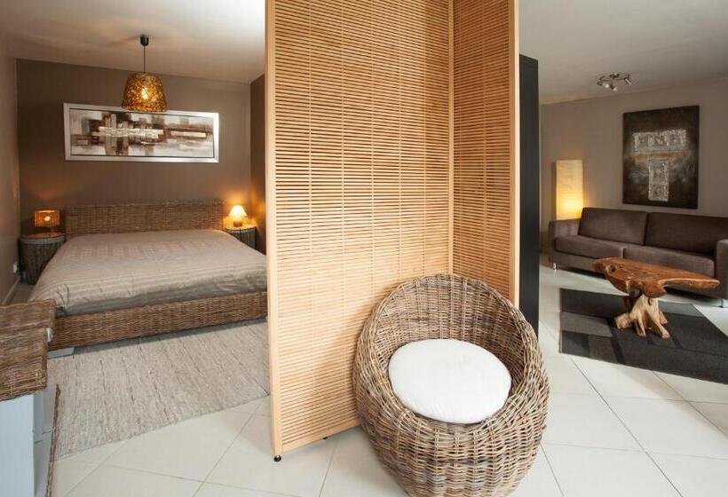 스탠다드 스튜디오, Les Terrasses De Castelnau