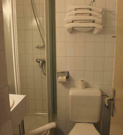 Номер Стандарт, Cit Hôtel Le National