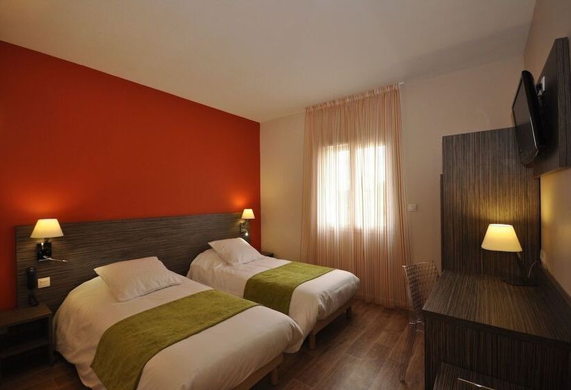 غرفة قياسية, Le Caiman