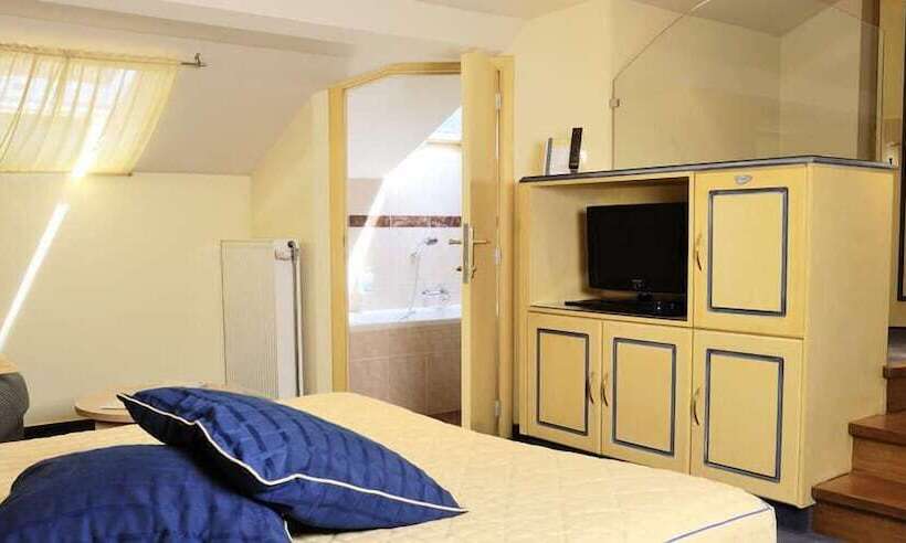 Family Suite, Les Reflets Jaunes