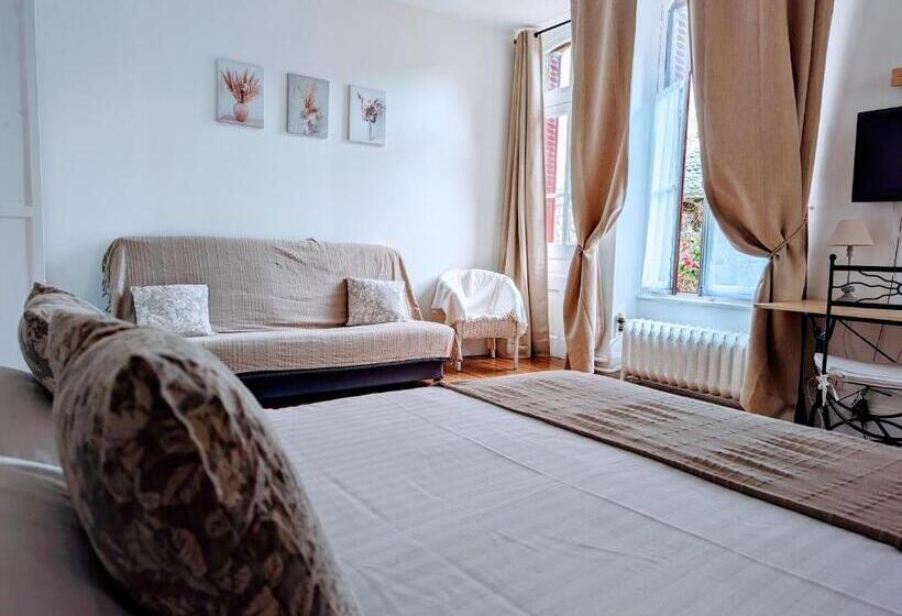 Семейный Номер, Logis Hotel La Tourelle Du Beffroi