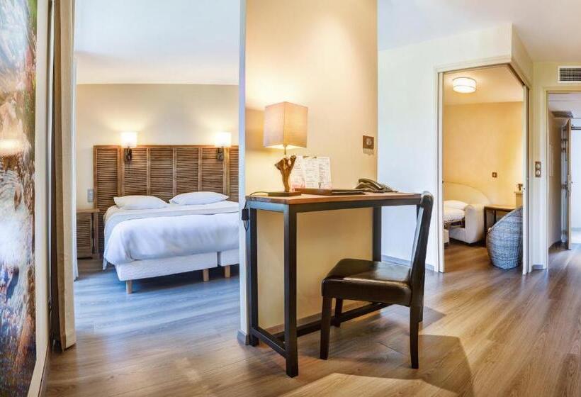 Family Suite, Château De La Falque, The Originals Relais