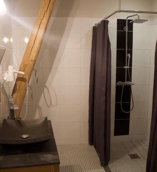 اتاق استاندارد سه نفره, Hôtel Absolu