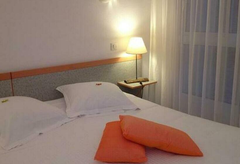 Номер Стандарт Внутренний, Hôtel Orange Marine