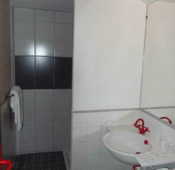 استودیوی استاندارد, Motel Du Val André